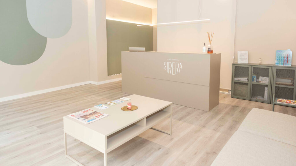 Rotulación de la Clínica Dental Sirera en Valencia